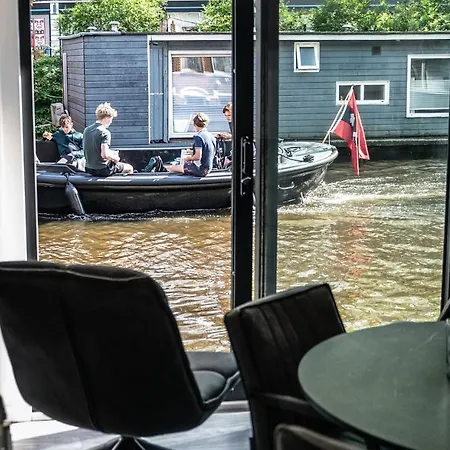 Amsterdam-houseboat-amstel Amsterdam