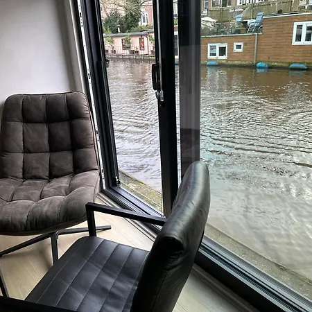 Amsterdam-houseboat-amstel Gæstehus
