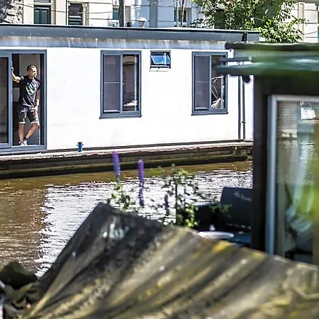 Amsterdam-houseboat-amstel Amsterdam