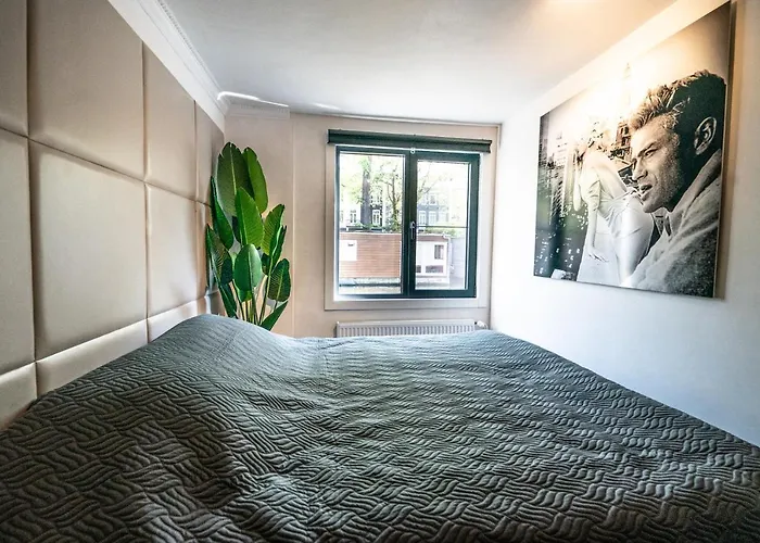 Amsterdam-Houseboat-Amstel Guest house 4*